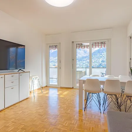 Imperial Of 4 With A View Behind The Station And 10 Min From The Lugano