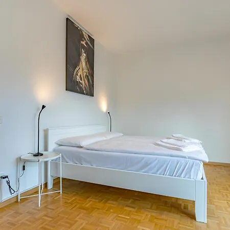 Imperial Of 4 With A View Behind The Station And 10 Min From The Apartment Lugano