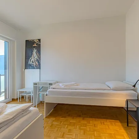 Апартаменти Imperial Of 4 With A View Behind The Station And 10 Min From The *