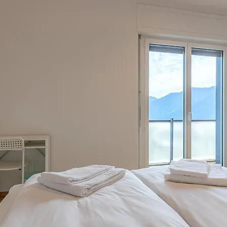 Imperial Of 4 With A View Behind The Station And 10 Min From The Apartament Lugano