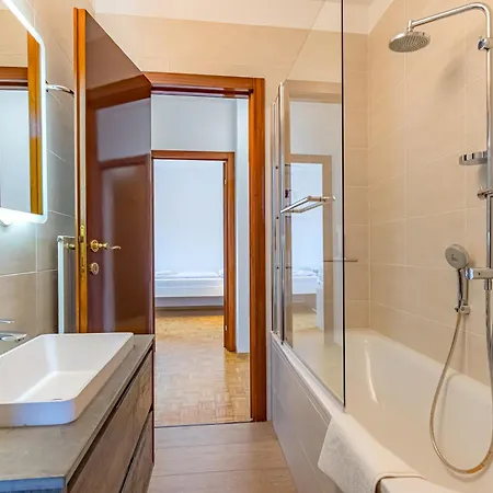 Apartament Imperial Of 4 With A View Behind The Station And 10 Min From The