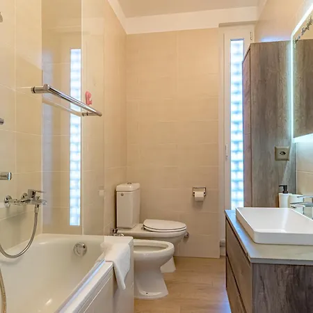 Апартаменти Imperial Of 4 With A View Behind The Station And 10 Min From The