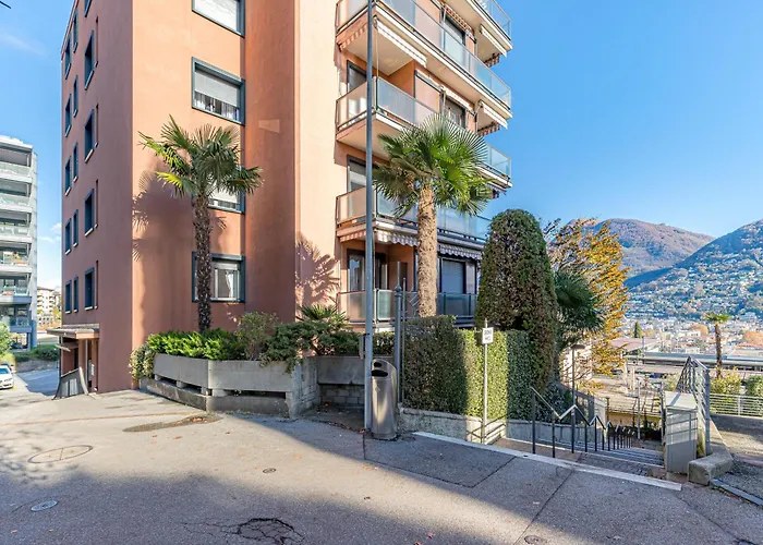 Imperial Of 4 With A View Behind The Station And 10 Min From The Daire Lugano