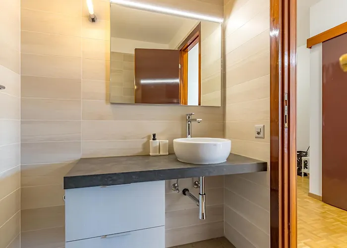 Imperial Of 4 With A View Behind The Station And 10 Min From The *