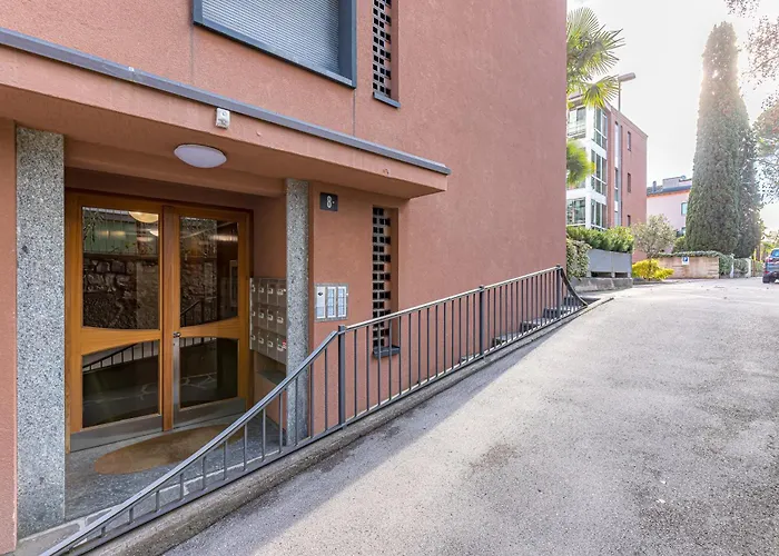 Imperial Of 4 With A View Behind The Station And 10 Min From The Lugano