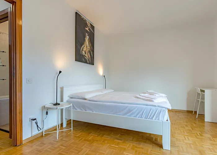 Imperial Of 4 With A View Behind The Station And 10 Min From The Daire Lugano