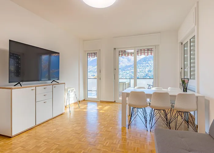 Imperial Of 4 With A View Behind The Station And 10 Min From The Lugano