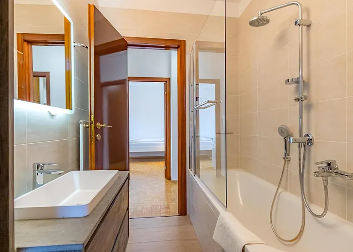 Daire Imperial Of 4 With A View Behind The Station And 10 Min From The