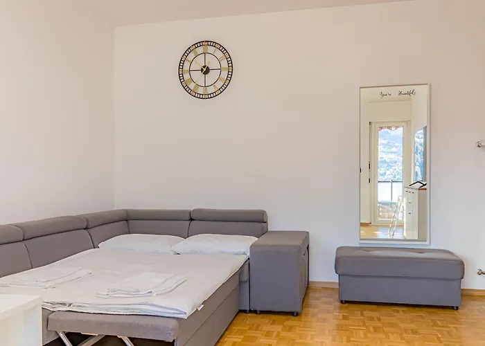 Imperial Of 4 With A View Behind The Station And 10 Min From The * לוגאנו