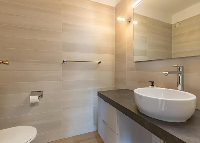 Imperial Of 4 With A View Behind The Station And 10 Min From The * Lugano