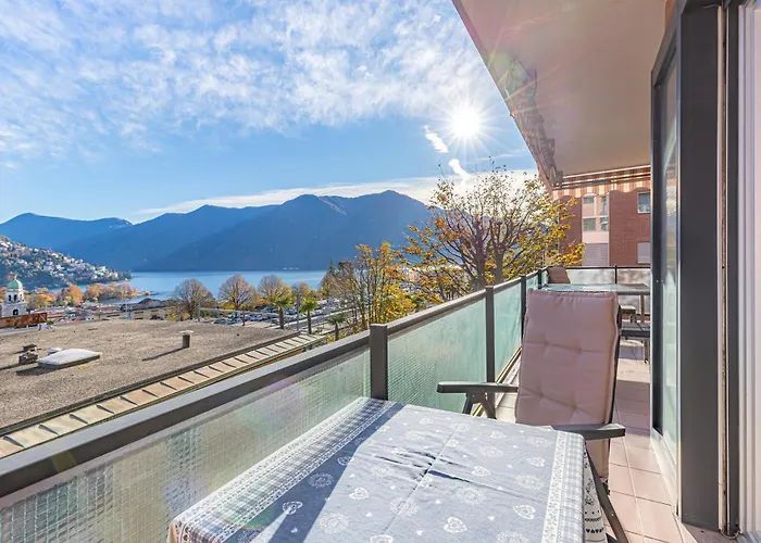 Imperial Of 4 With A View Behind The Station And 10 Min From The Lugano