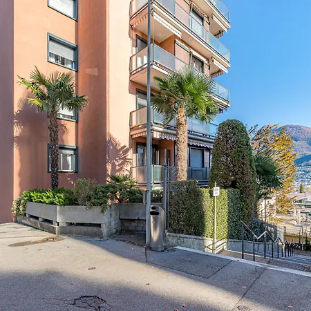Imperial Of 4 With A View Behind The Station And 10 Min From The Lejlighed Lugano
