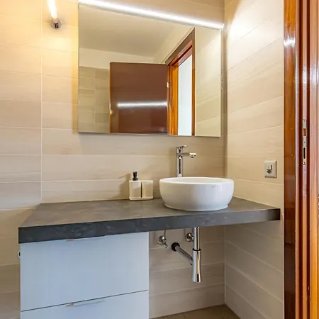 Imperial Of 4 With A View Behind The Station And 10 Min From The *