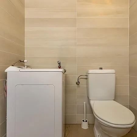 Imperial Of 4 With A View Behind The Station And 10 Min From The