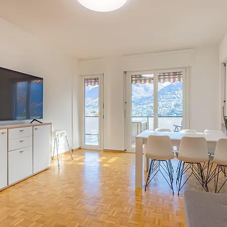 Imperial Of 4 With A View Behind The Station And 10 Min From The Lugano