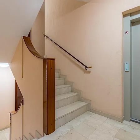 Imperial Of 4 With A View Behind The Station And 10 Min From The Lejlighed *